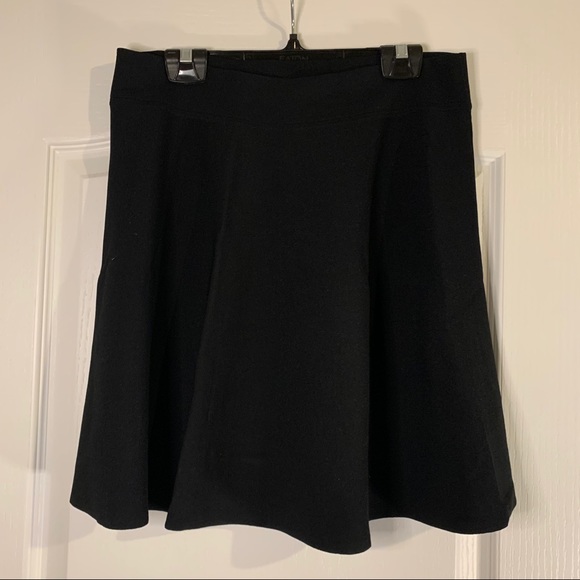 THEORY black skirt - Picture 1 of 3